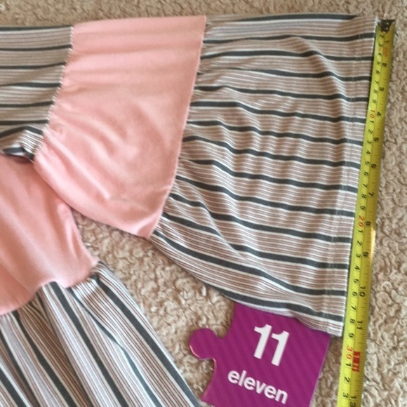 CUPIO Ladies 3/4 length flare sleeved top - sz Large - Picture 3 of 9